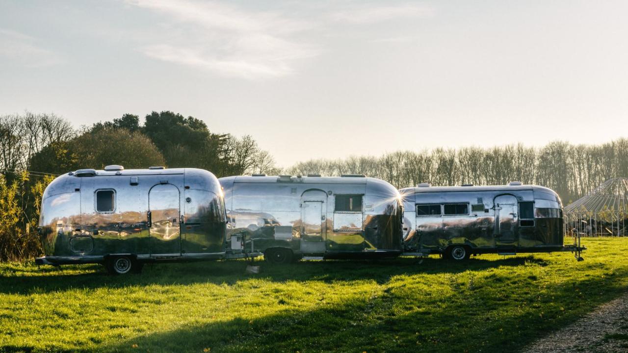 Silver Airstream Glamping & Rental Chichester Exterior photo