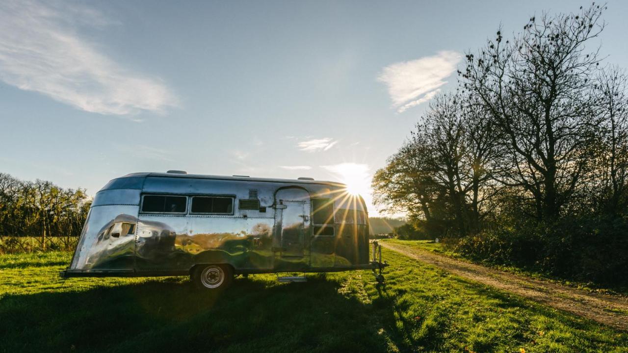 Silver Airstream Glamping & Rental Chichester Exterior photo