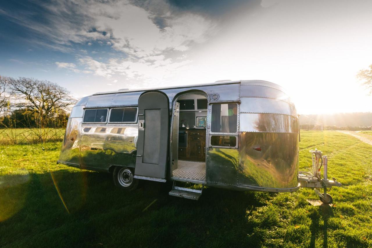 Silver Airstream Glamping & Rental Chichester Exterior photo