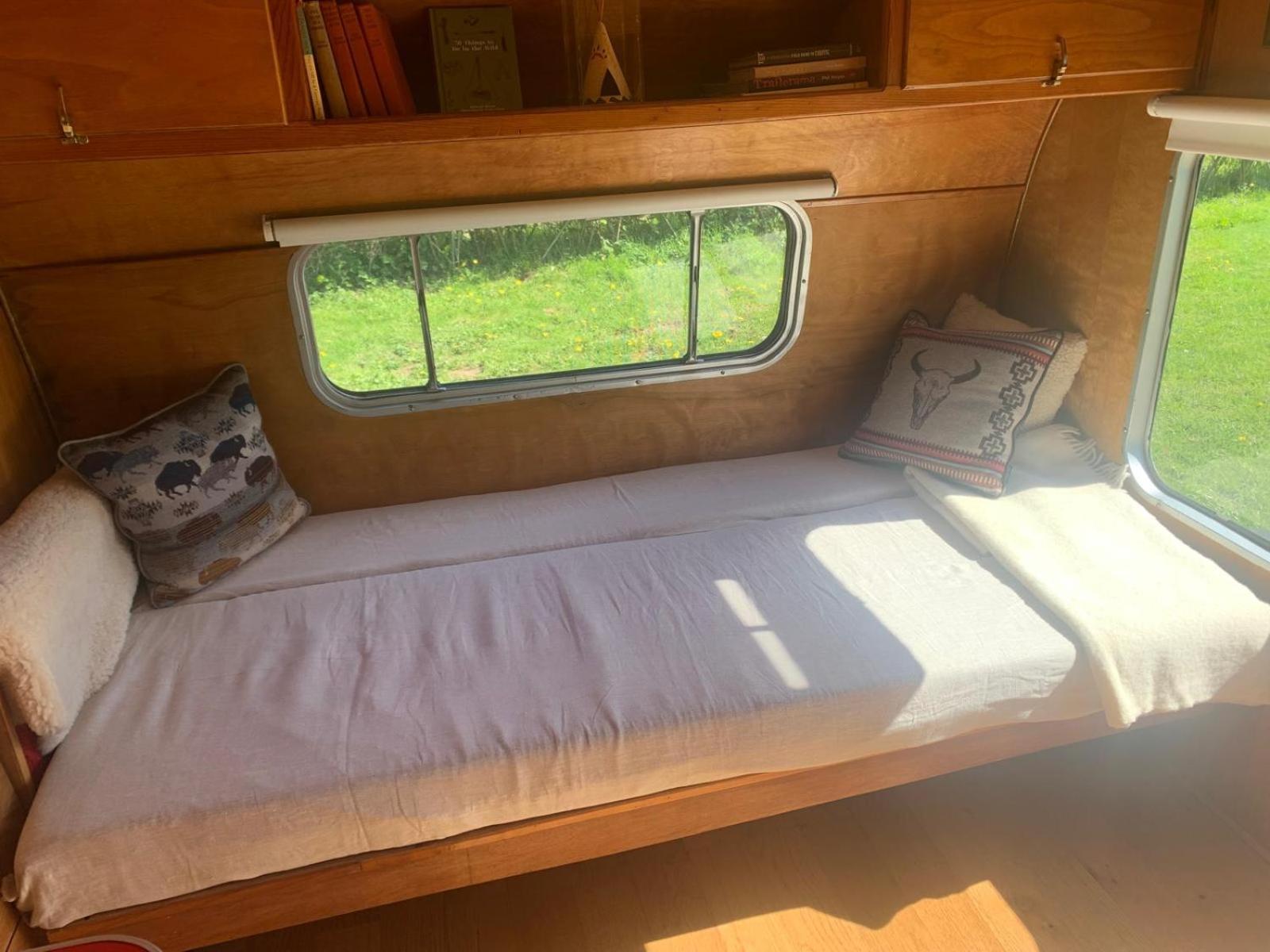 Silver Airstream Glamping & Rental Chichester Exterior photo