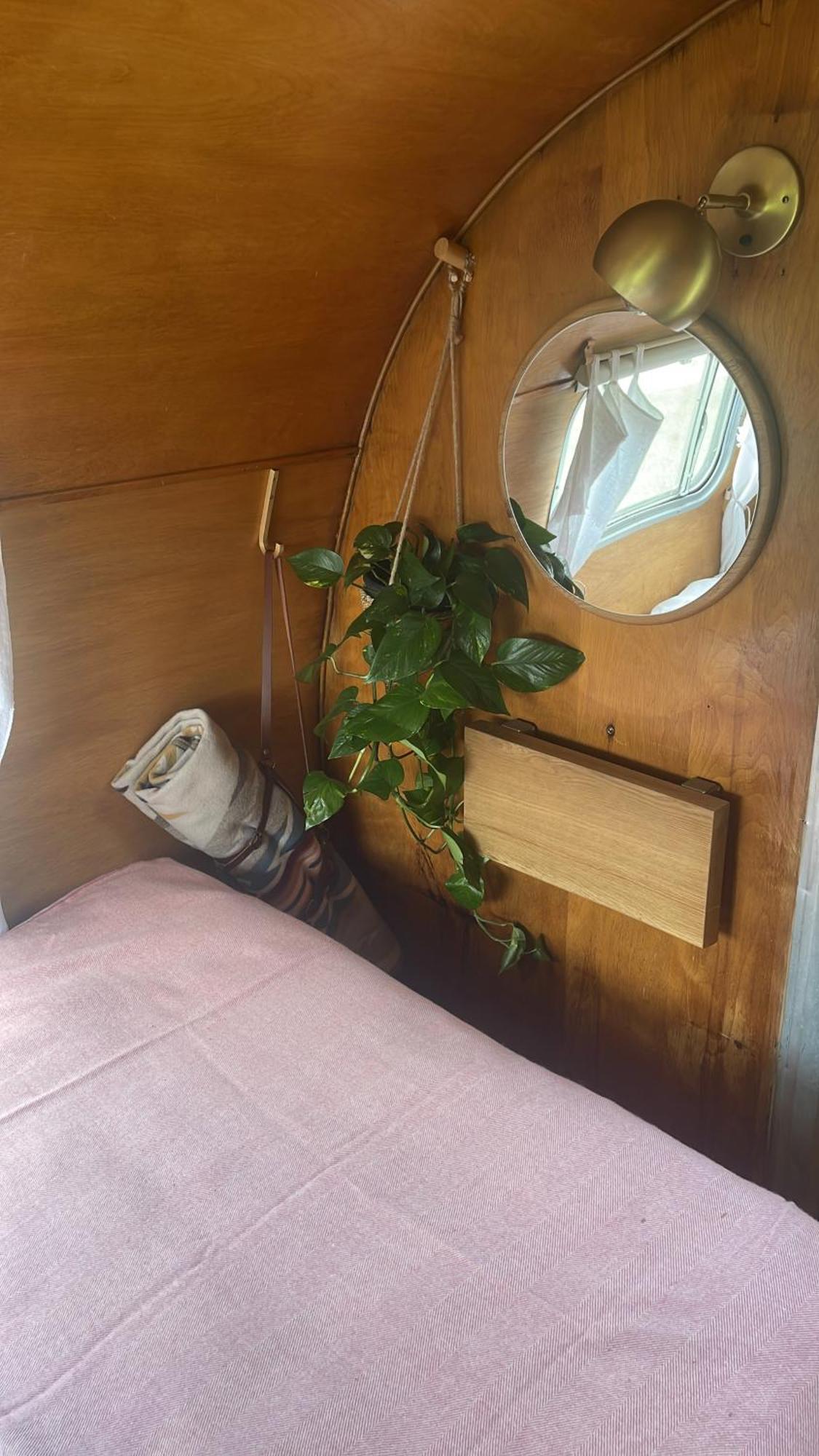 Silver Airstream Glamping & Rental Chichester Exterior photo