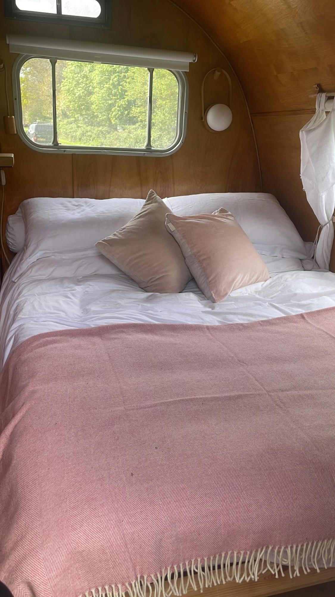 Silver Airstream Glamping & Rental Chichester Exterior photo