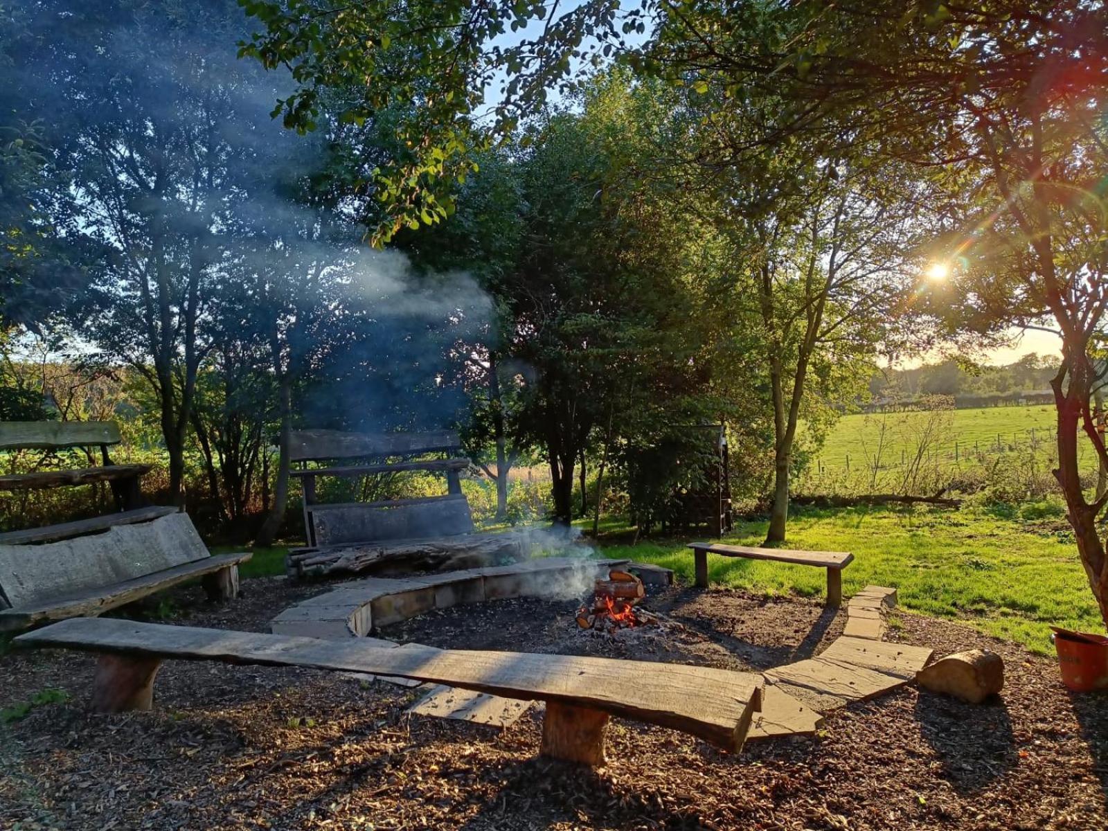 Silver Airstream Glamping & Rental Chichester Exterior photo