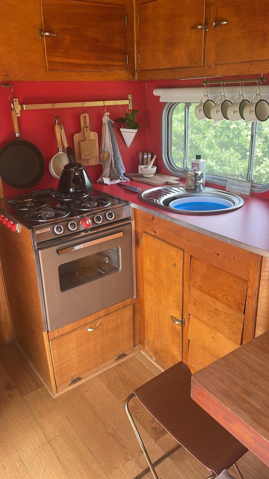 Silver Airstream Glamping & Rental Chichester Exterior photo